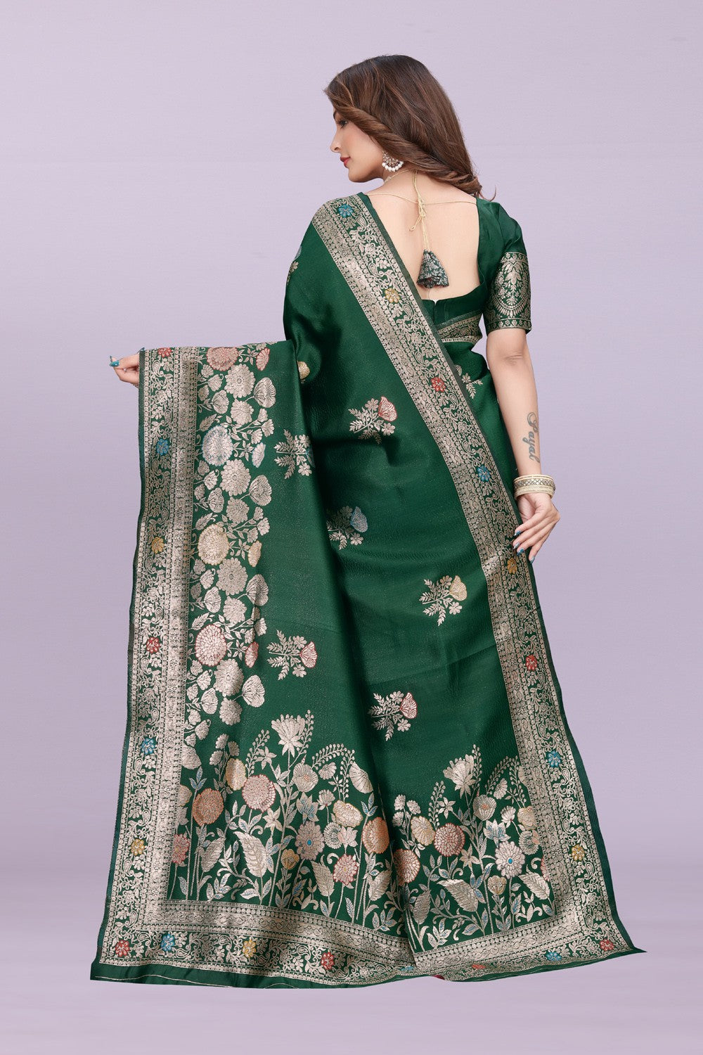 Designer Silk Saree with Floral Motif & Zari Detailing – Party & Festive Wear