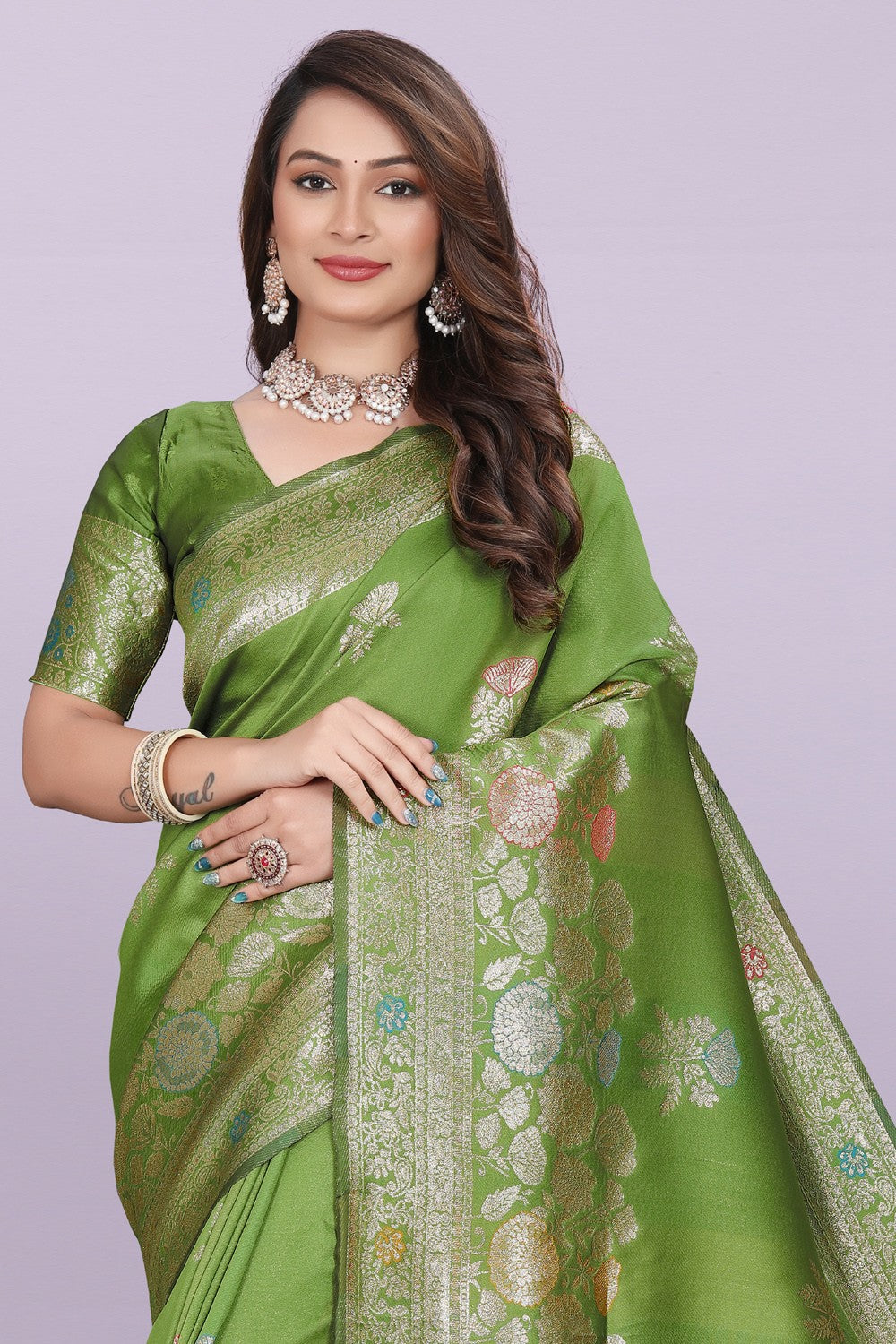 Designer Silk Saree with Floral Motif & Zari Detailing – Party & Festive Wear