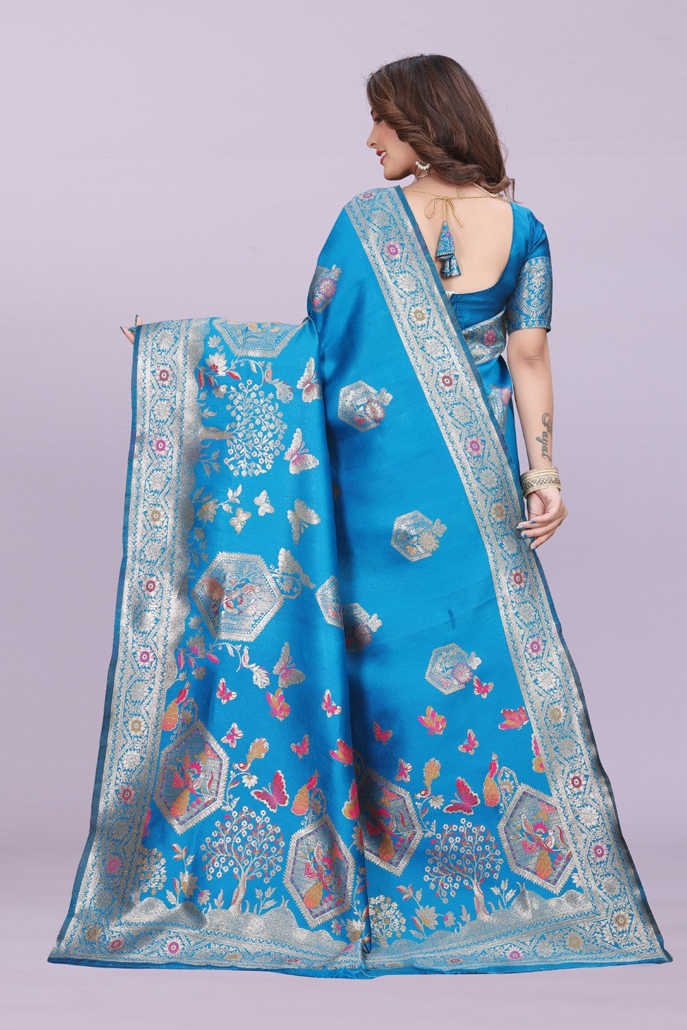 Artistic Woven Silk Saree with Peacock Motif – Premium Festive & Party Wear