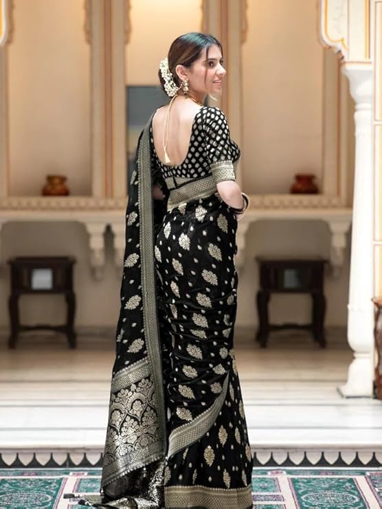 Silk Saree with Traditional Butti Design & Zari Border – Wedding & Festive Wear