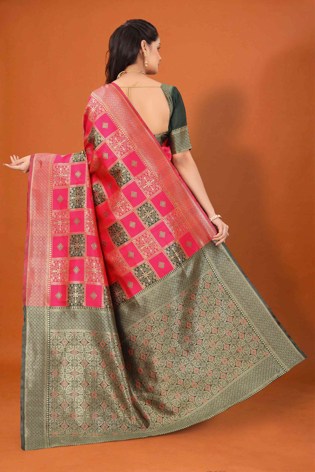Banarasi Silk Saree for Women | Checkered Zari Design with Rich Pallu & Border