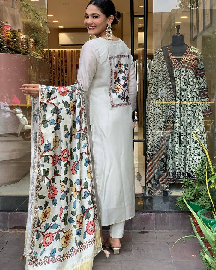 Off White Floral Salwar Kameez Set with Dupatta – Wedding Guest Outfit for Women