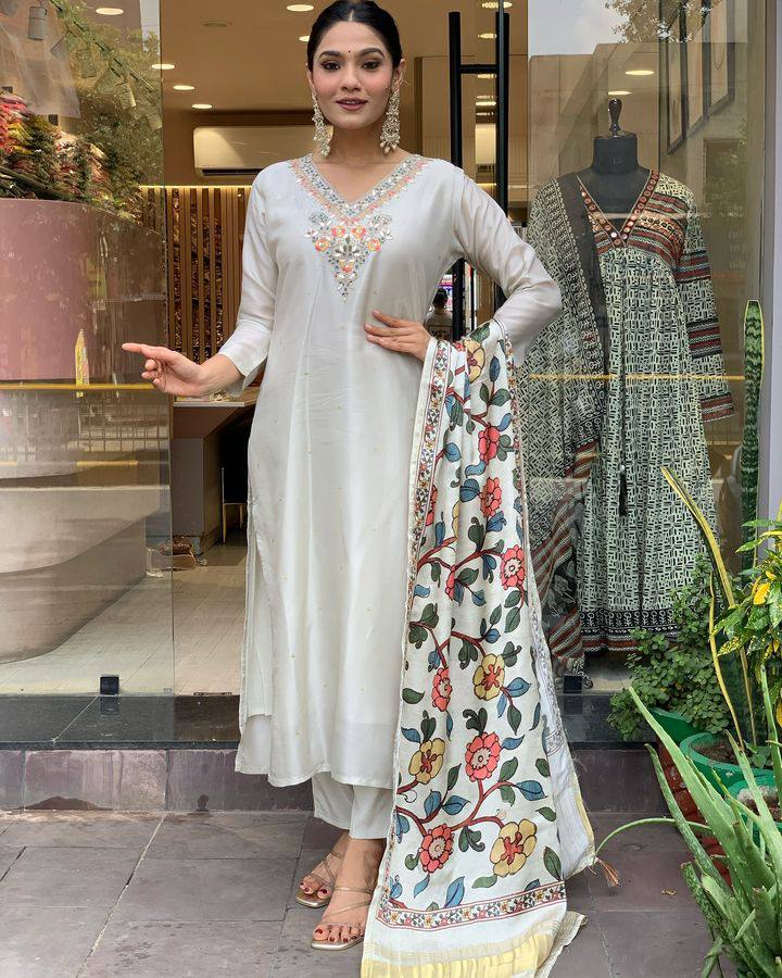 Off White Floral Salwar Kameez Set with Dupatta – Wedding Guest Outfit for Women