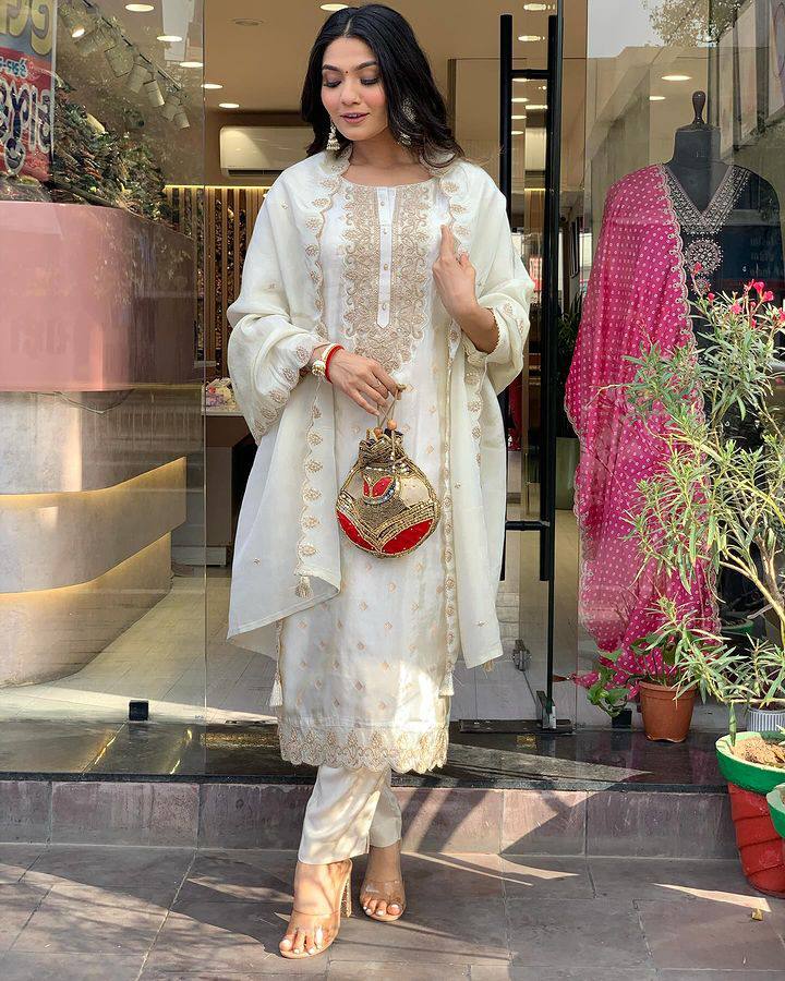 Off White Embroidered Kurta Set – Punjabi Style Wedding Guest Outfit